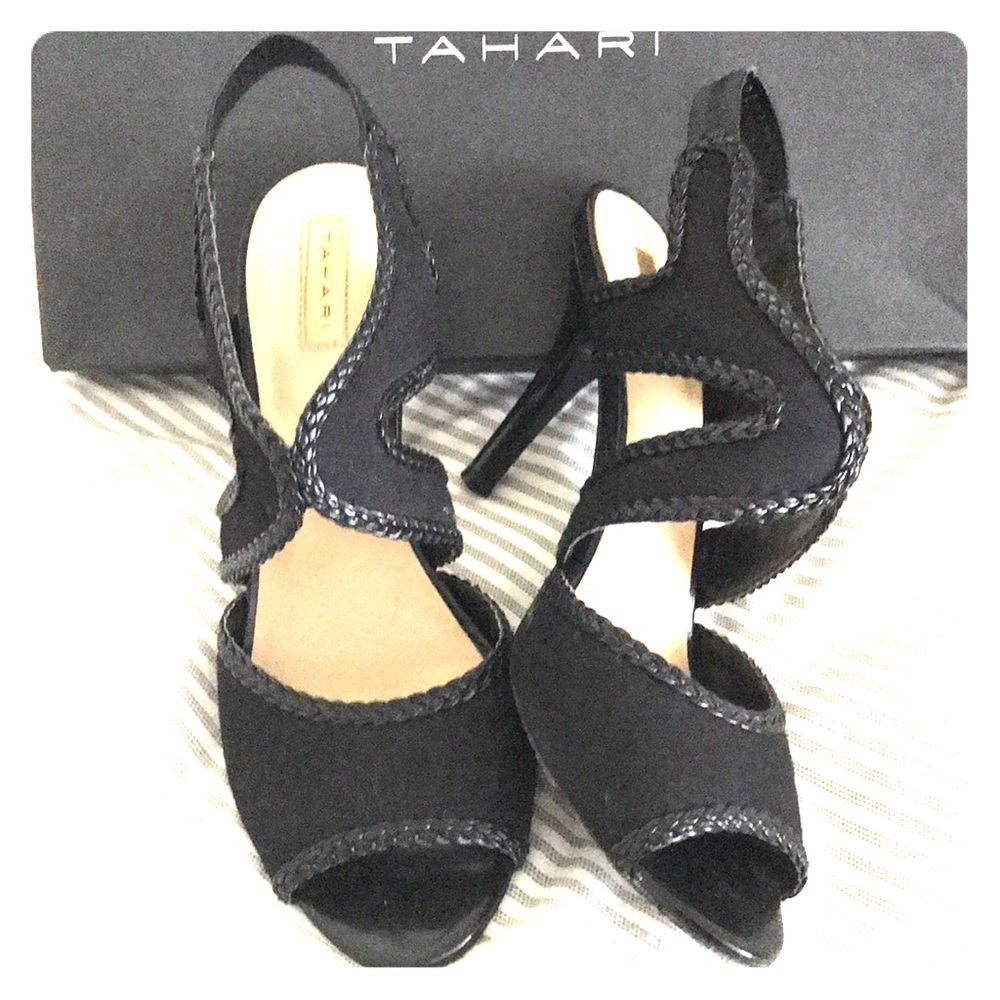 Tahari Sandals 🔥